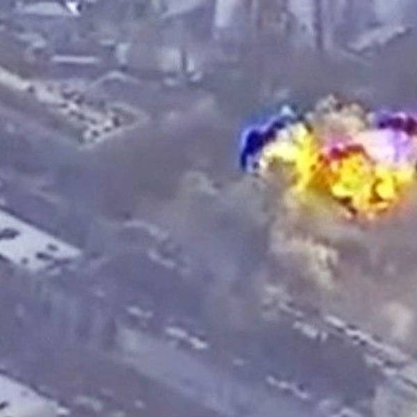 Ein Screenshot aus einem Video des Generalstabs der Ukraine soll den Angriff auf eine Rüstungsfabrik in Brjansk zeigen.
