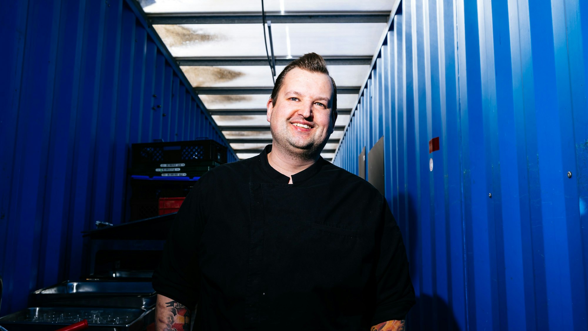 Marcel Bäcker bekocht im Offenbach am Carlsgarten die Mitarbeiter der Bühnen und andere Gäste.