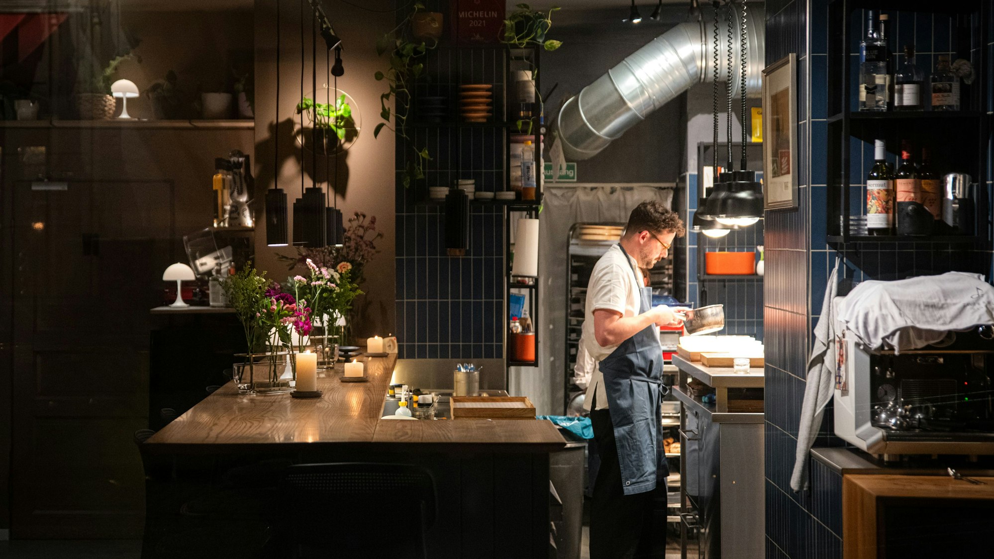 Sternekoch Enrico Sablotny in der Küche des Sternerestaurants Pottkind
