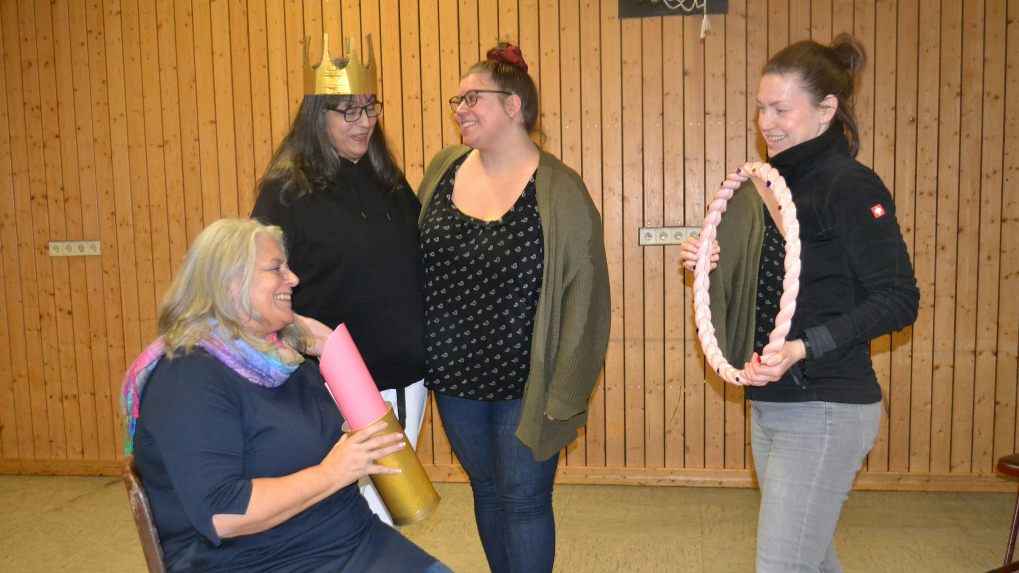 Schauspielerinnen der Theaterfreunde bei der Probe.