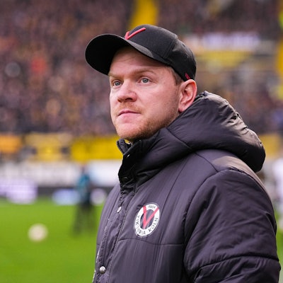 913.12.2025, xydrx, Fußball, 3.Liga, TSV Alemannia Aachen - FC Viktoria Köln, Saison 2025 2026, Tivoli: Marian Wilhelm Cheftrainer FC Viktoria Köln DFB regulations prohibit any use of photographs as image sequences and or quasi-video. Photo: xYannisxDreimannxPressefotoKochx Nordrhein-Westfahlen Deutschland *** 913 12 2025, xydrx, Football, 3 Liga, TSV Alemannia Aachen FC Viktoria Köln, Saison 2025 2026, Tivoli Marian Wilhelm Head Coach FC Viktoria Köln DFB regulations prohibit any use of photographs as image sequences and or quasi video Photo xYannisxDreimannxPressefotoKochx Nordrhein Westfahlen Germany