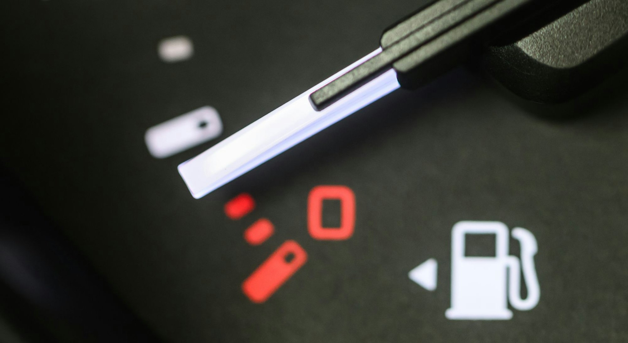 Tanken ist indes den zweiten Tag in Folge wieder etwas billiger geworden.