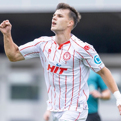 Regionalliga West: Fortuna Köln - Rot-Weiß Oberhausen, 16.08.2025 Nico Thier Fortuna Köln, 7 jubelt nach seinem Tor zum 1:0. Regionalliga West, Fortuna Köln - Rot-Weiß Oberhausen, 4. Spieltag, am 16.08.2025, Südstadion, Köln *** Regionalliga West Fortuna Köln Rot Weiß Oberhausen, 16 08 2025 Nico Thier Fortuna Köln, 7 cheers after his goal for 1 0 Regionalliga West, Fortuna Köln Rot Weiß Oberhausen, Matchday 4, on 16 08 2025, Südstadion, Cologne Copyright: xBEAUTIFULxSPORTS/Meuselx