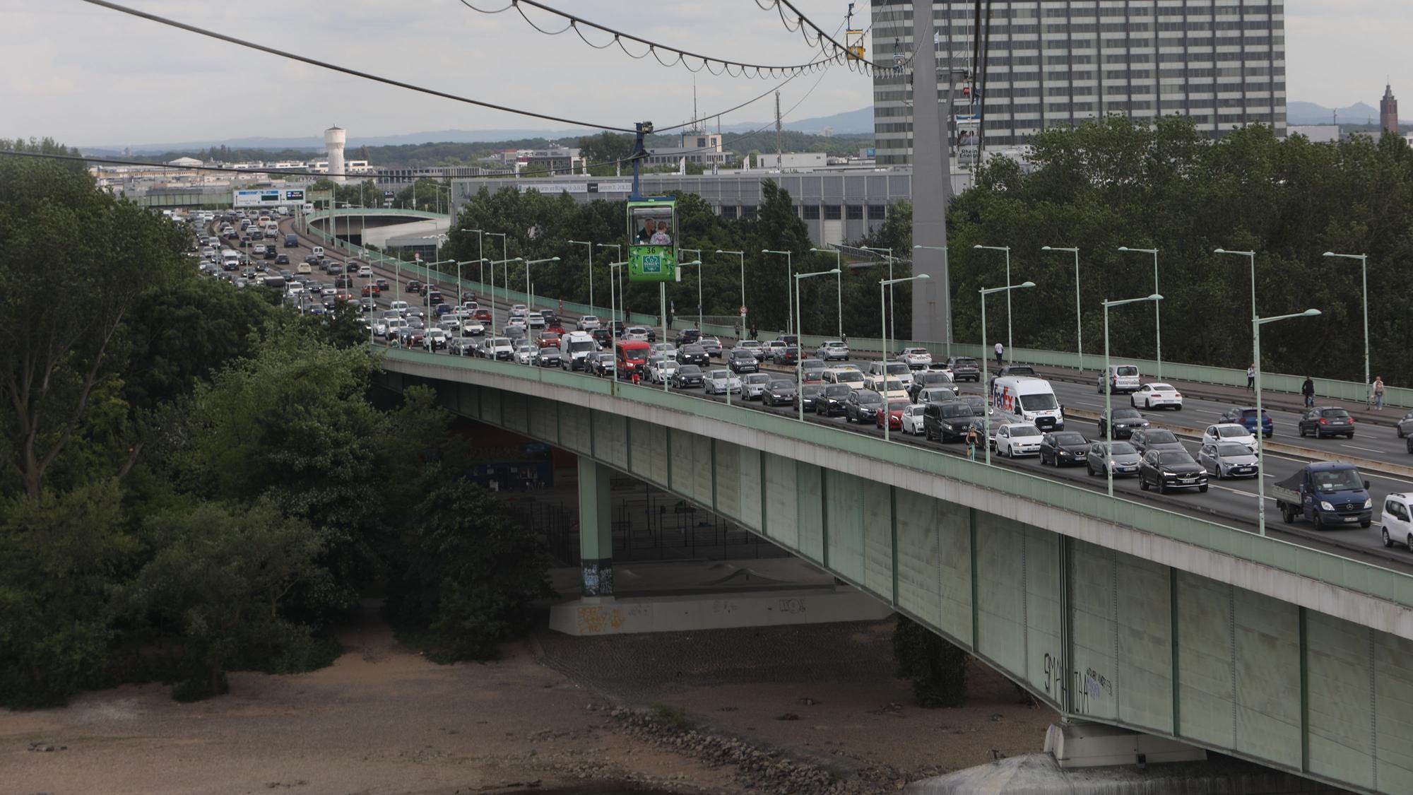 Die Zoobrücke in Köln ist sanierungsbedürftig.