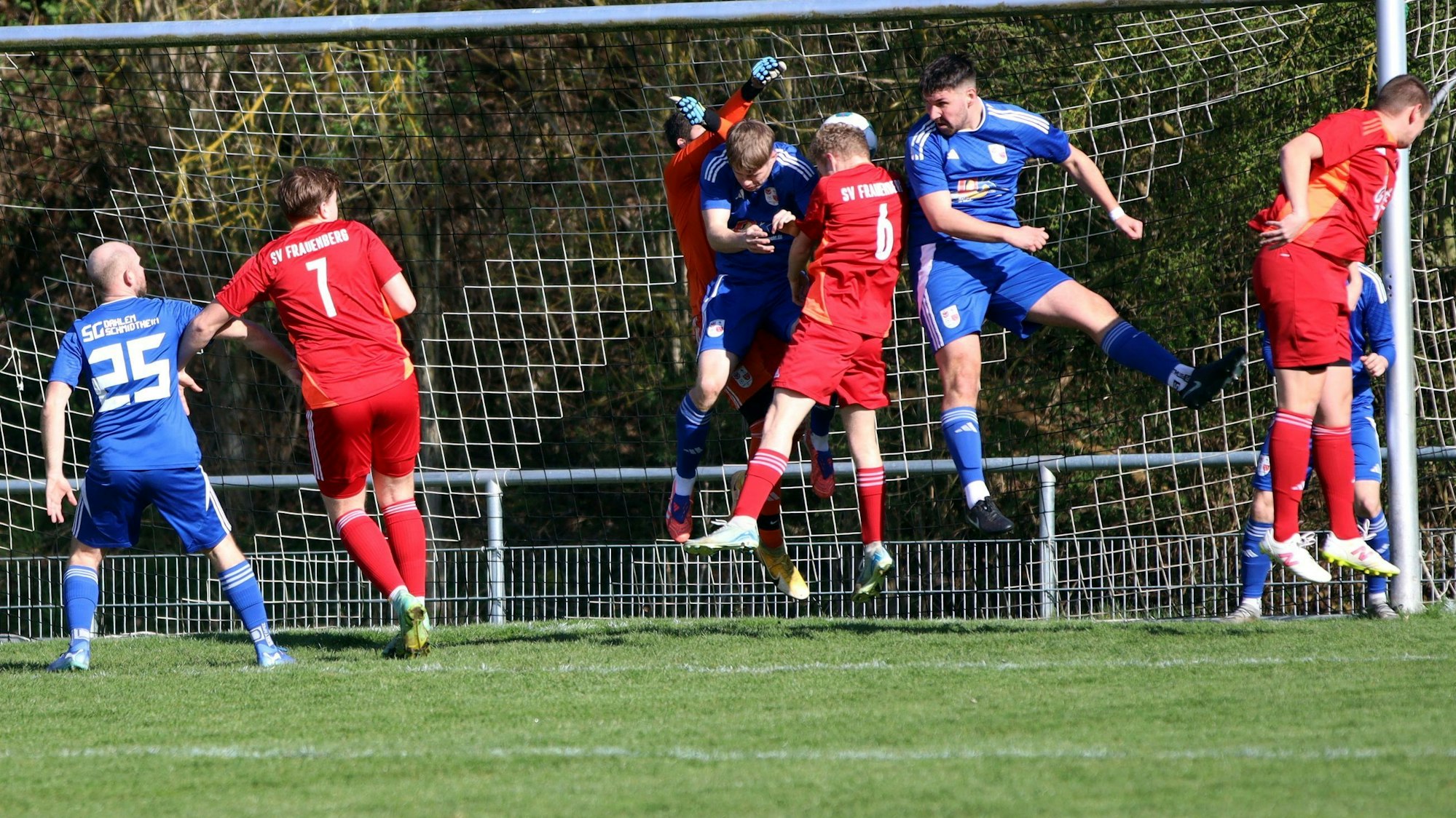 Das Bild zeigt den Traumstart des SV Frauenberg gegen Dahlem-Schmidtheim.