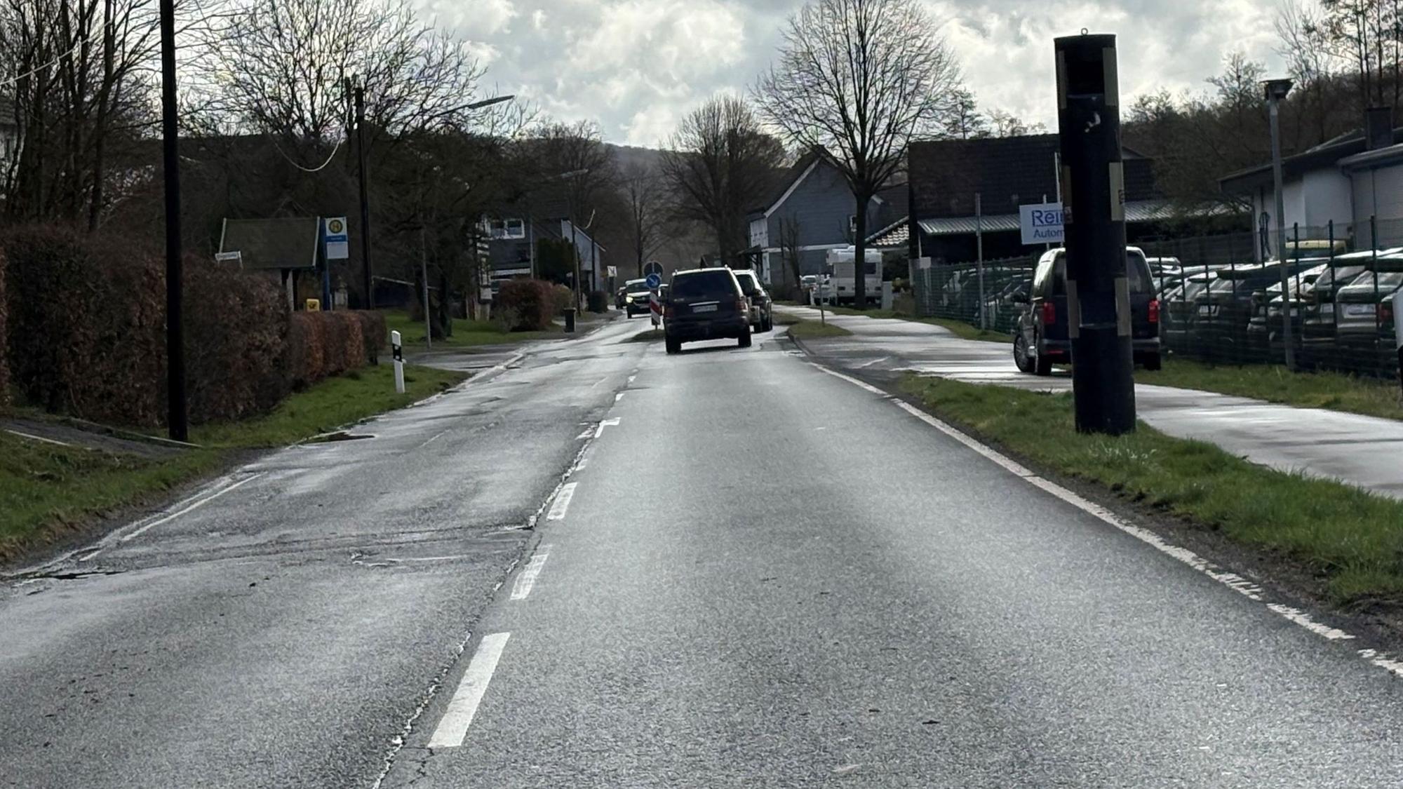 Die Blitzsituation auf der L339 in Nümbrecht-Niederbröl.