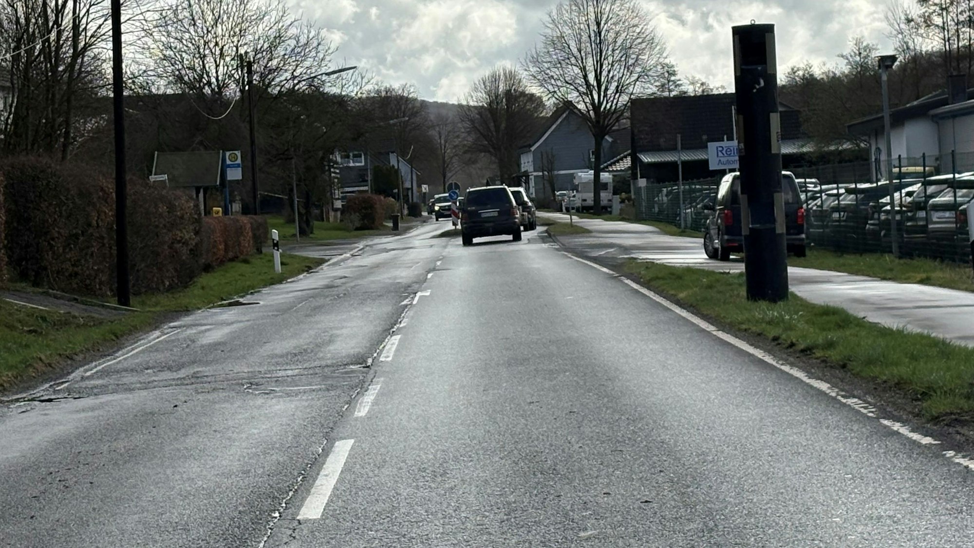 Die Blitzsituation auf der L339 in Nümbrecht-Niederbröl.
