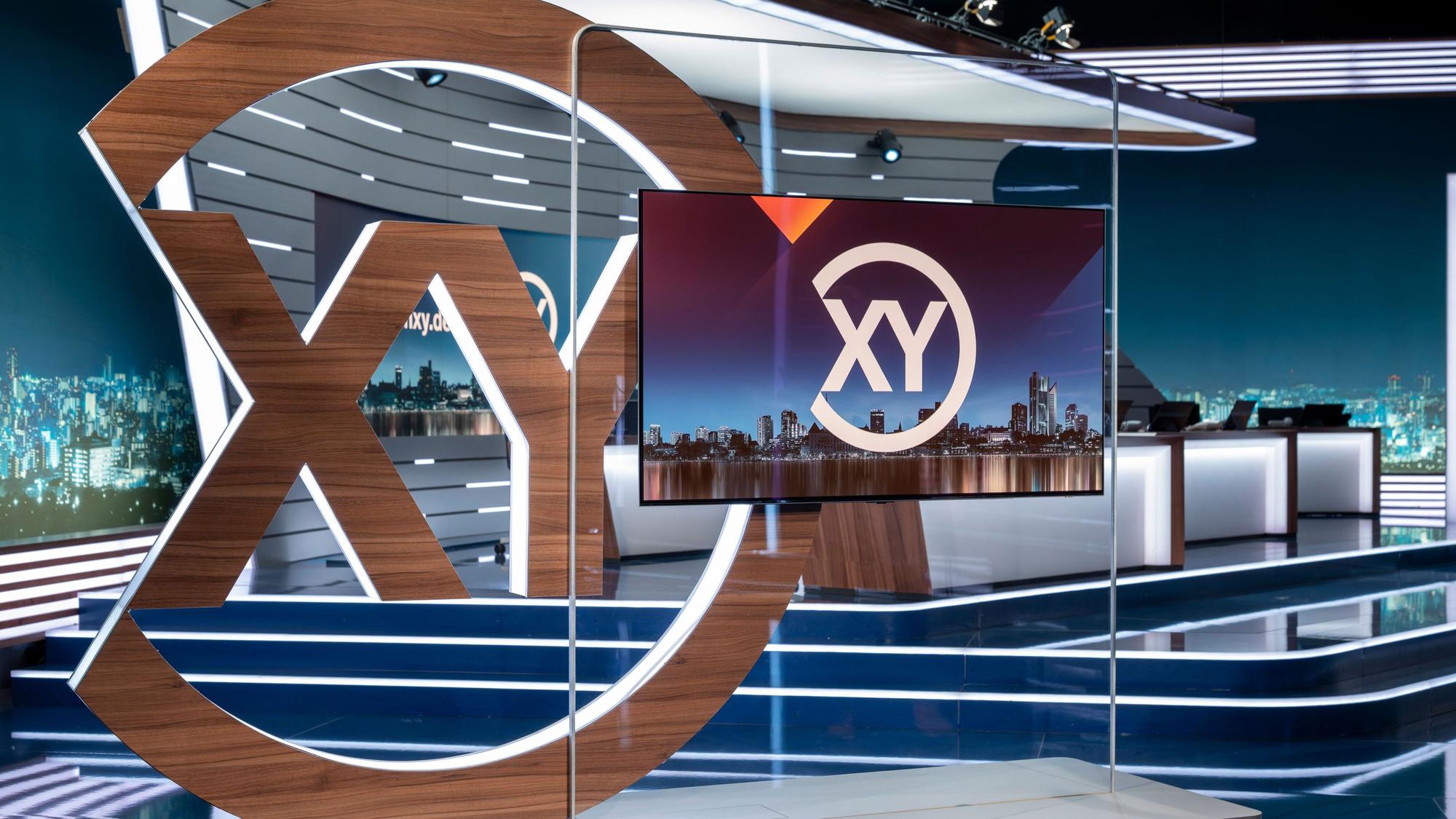 Blick in das ZDF-Studio von „Aktenzeichen XY… ungelöst“.