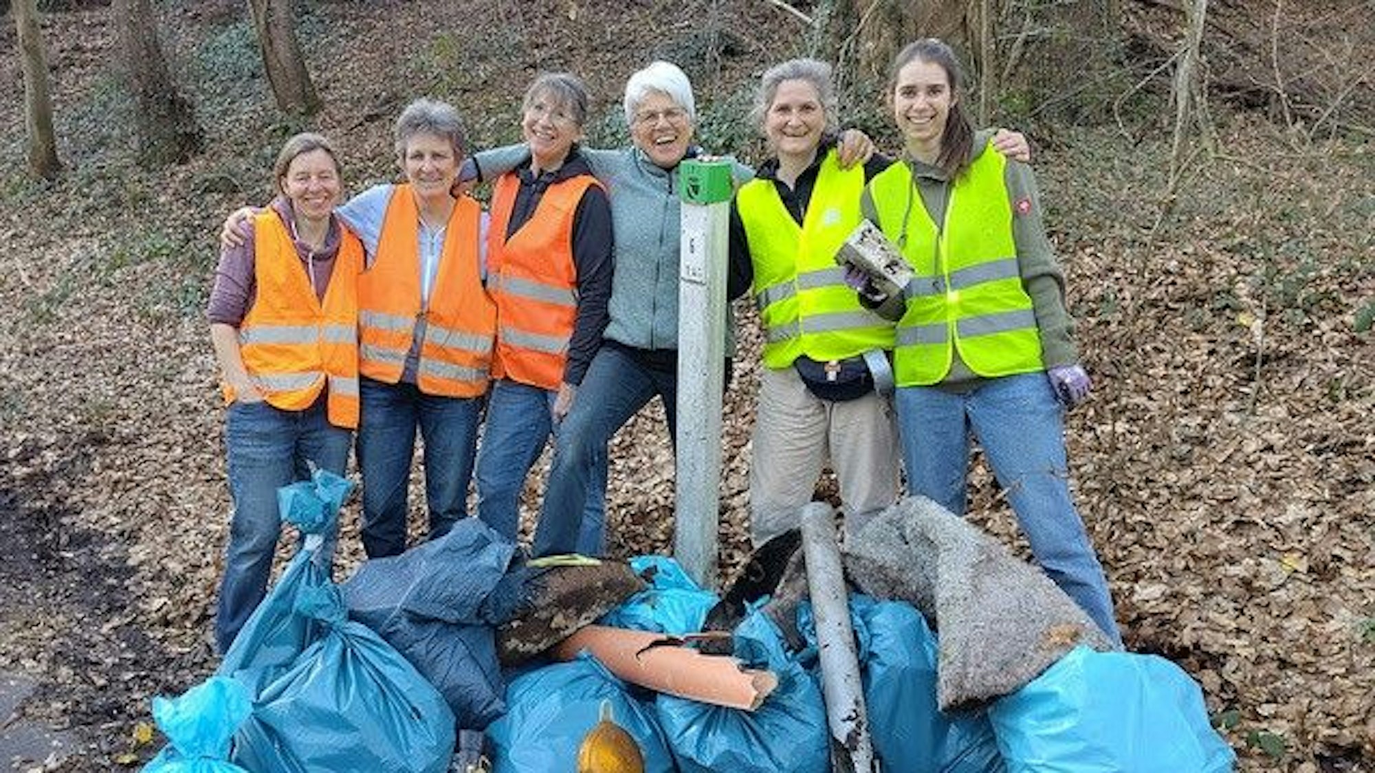 20 Säcke Müll sammelten die Freiwilligen vom Runden Tisch Klima bei der Sammelaktion
