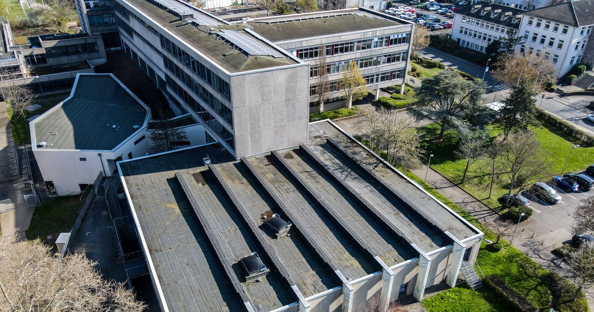 Theater-bleibt-zu-Gro-e-Sch-den-am-Emil-Fischer-Gymnasium-in-Euskirchen-Kernsanierung-denkbar