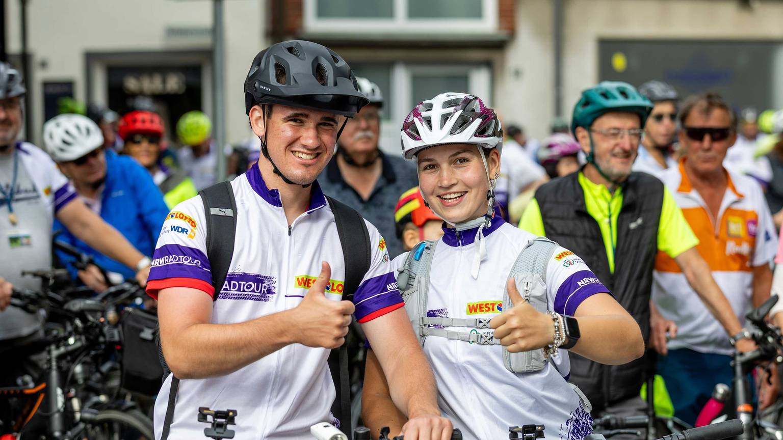 Wenn viele Radfahrer unterwegs sind, dann kann es sich nur um die NRW-Radtour handeln. Vom 30. Juli bis 2. August (Donnerstag bis Sonntag) führt die Ausfahrt durch das Münsterland.