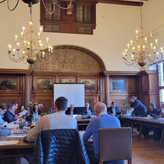 Das Foto zeigt die Sitzung des Gladbacher Finanzausschusses