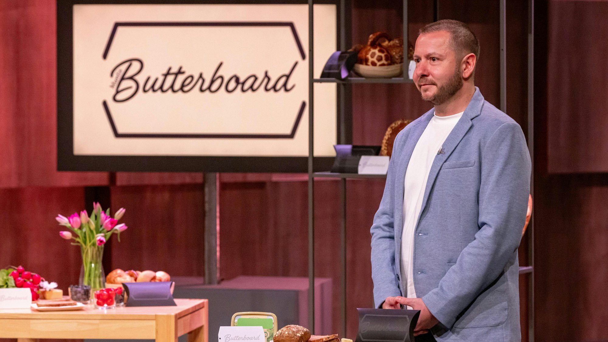 Daniel Muntean steht vor den Investoren.