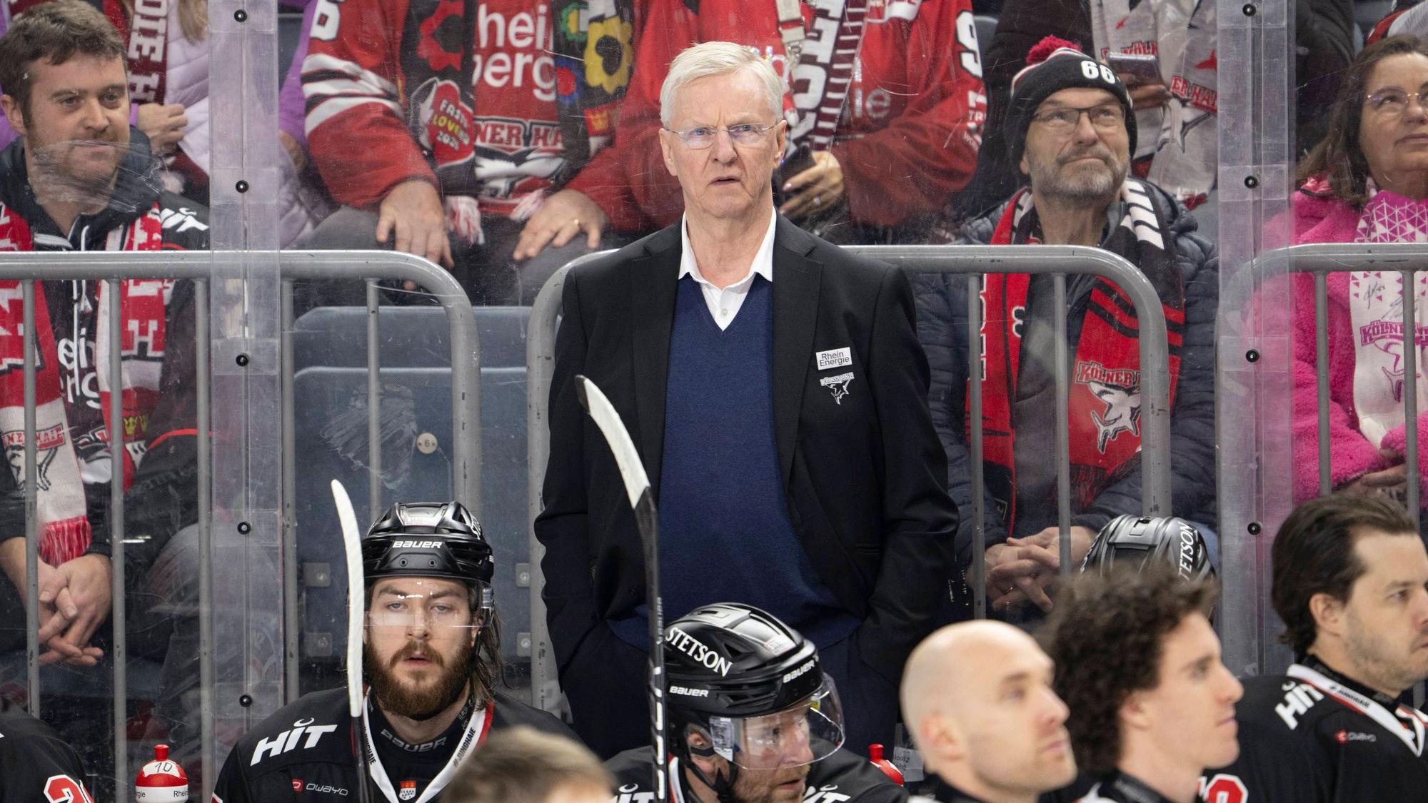 Haie-Chefoach Kari Jalonen und sein Team duellieren sich im Playoff-Viertelfinale mit den Schwenningen Wild Wings.