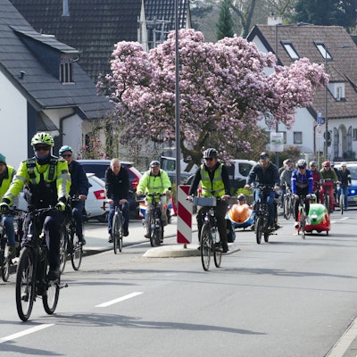 70 Personen nahmen an der Fahrraddemo des AFDC teil.