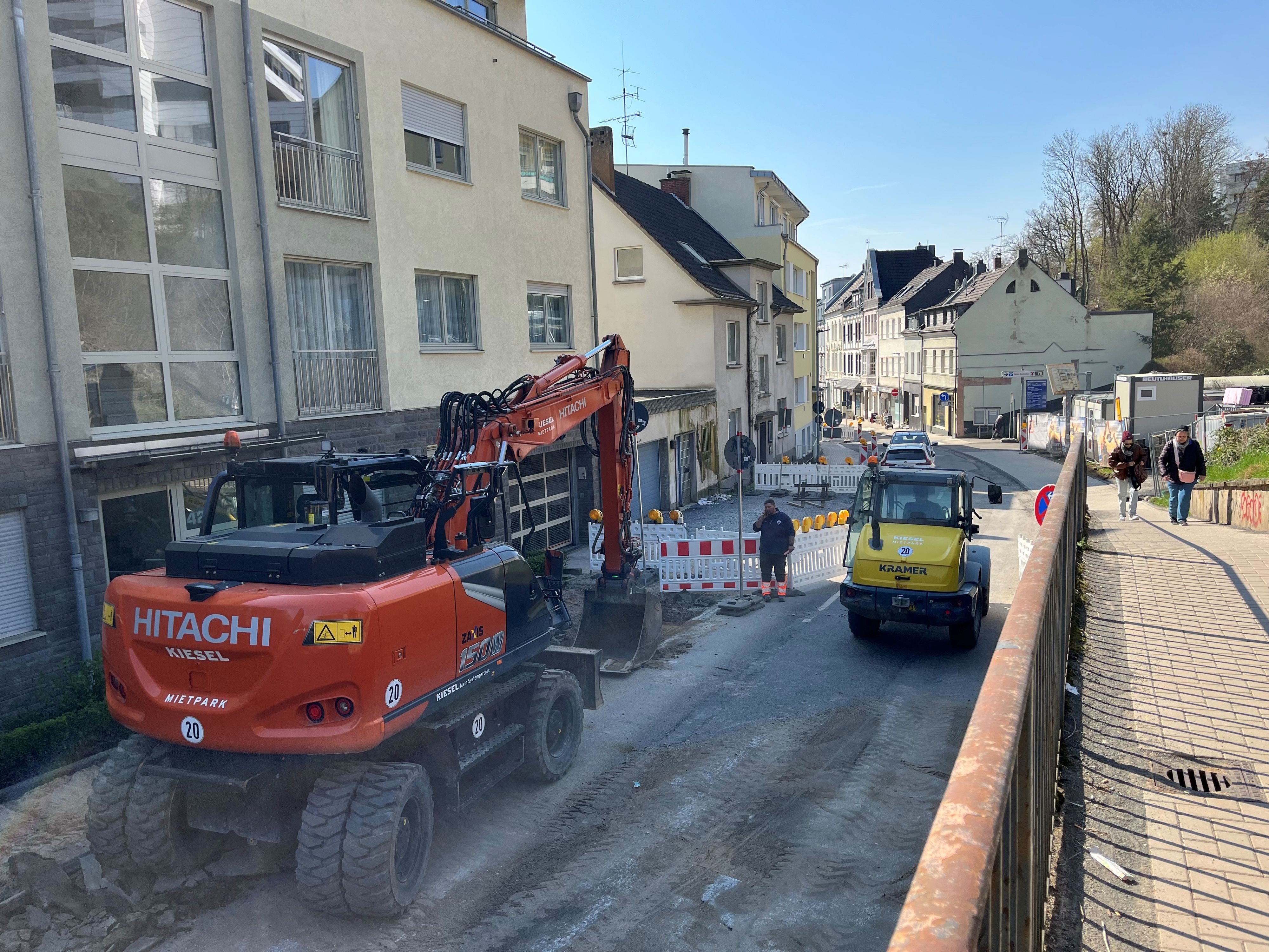 Zwei Bagger bei der Arbeit.