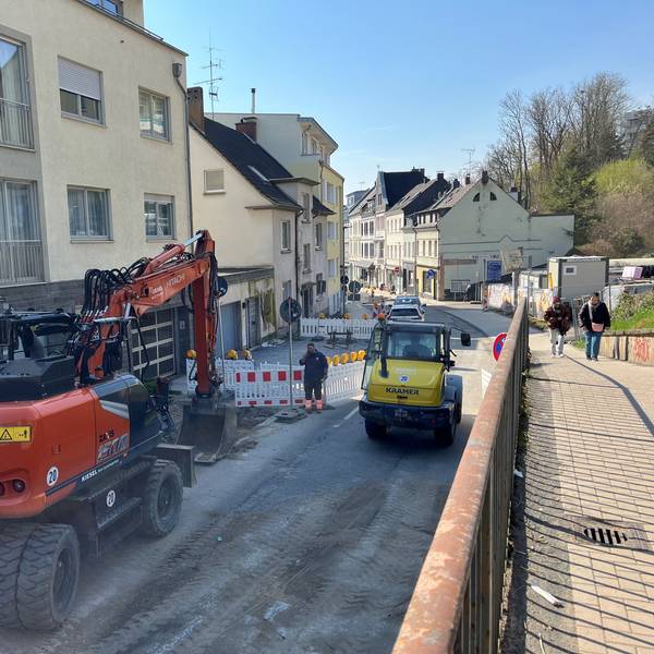 Zwei Bagger bei der Arbeit.