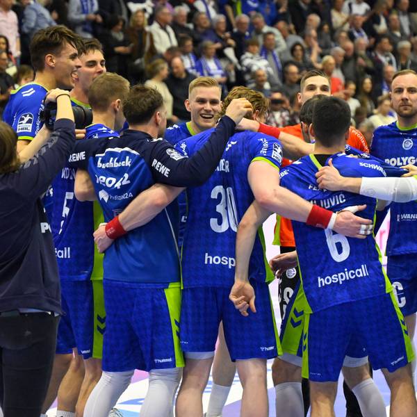 Bild der jubelnden Mannschaft des VfL Gummersbach