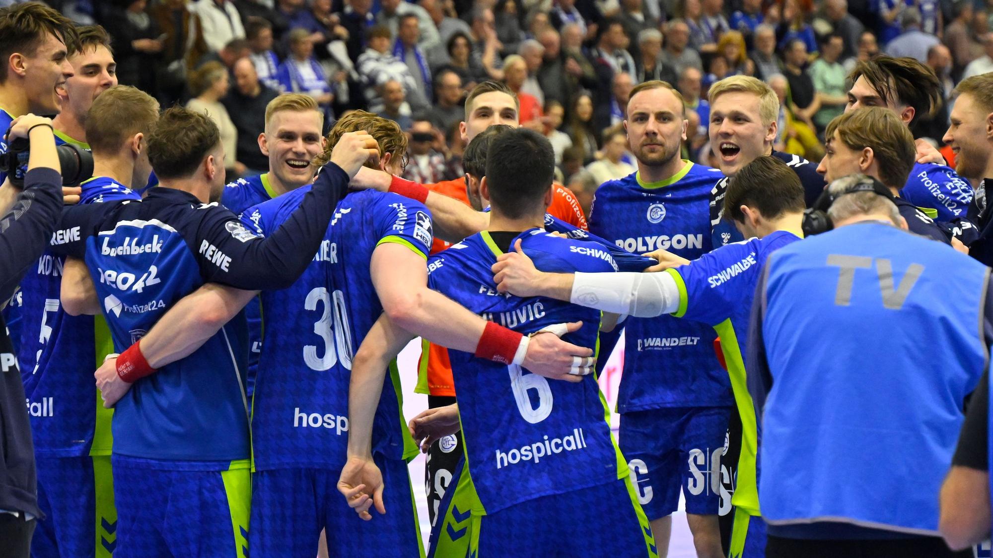 Bild der jubelnden Mannschaft des VfL Gummersbach