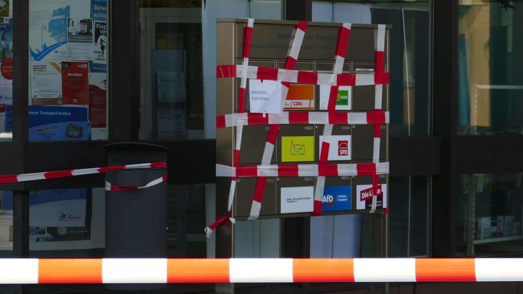 Die Briefkästen vor dem Rathaus wurden verschlossen.