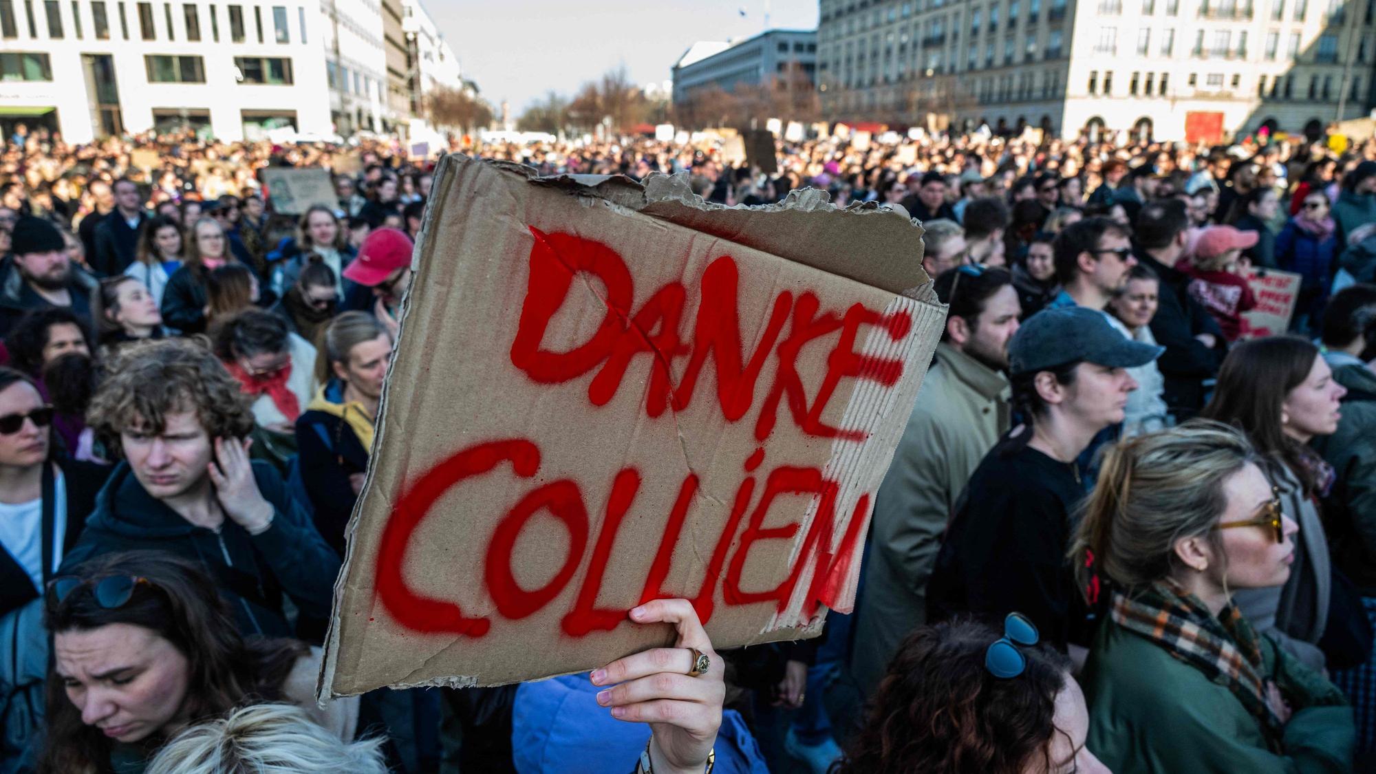 In Berlin gingen am Sonntag tausende Menschen auf die Straße, um gegen digitale Gewalt zu demonstrieren.