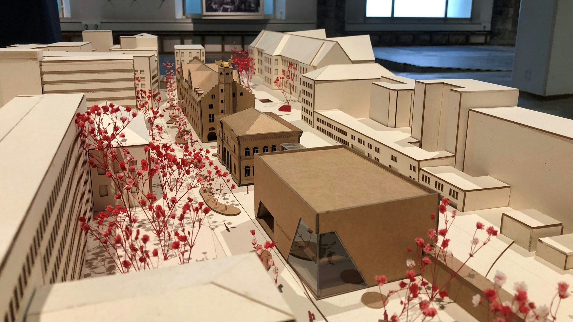 Das Modell zeigt einen Entwurf zur Neugestaltung des Zeughaus-Areals in Köln.