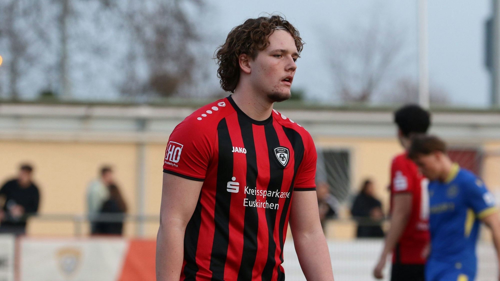 Ein Porträtfoto von Luke Gossing im Spiel gegen den SC West.