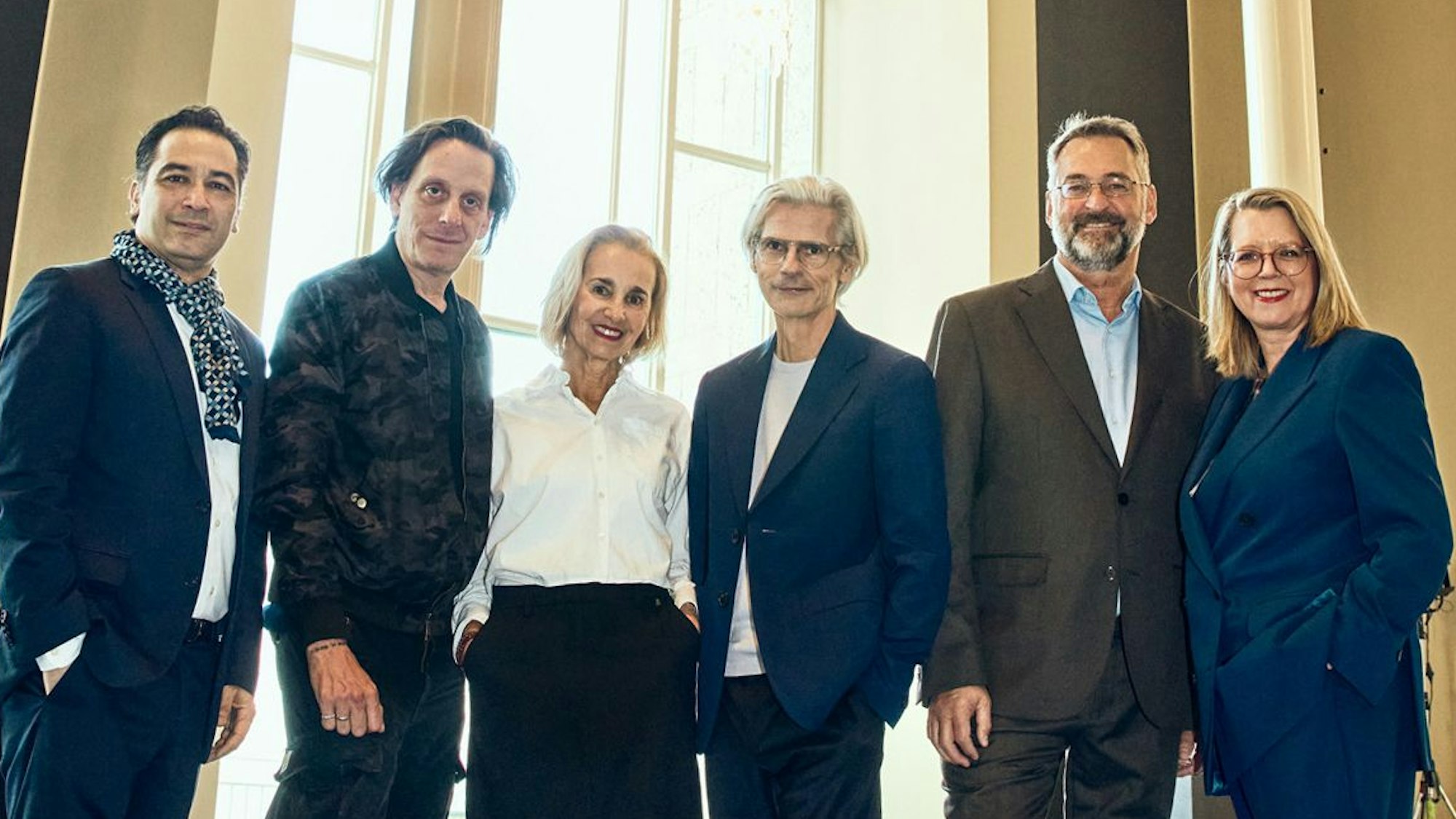 Programm-PK mit (v.l.) Andrés Orozco-Estrada, Kay Voges, Hanna Koller, Stefan Charles, Hein Mulders und Andrea Blome.