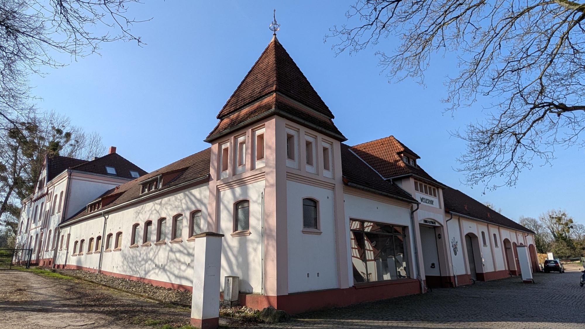 Das Bild zeigt die Bischoffbrauerei Weilerhof.