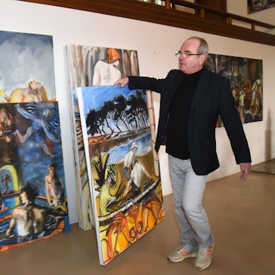 Gerd Lony präsentiert großformatige Malereien.