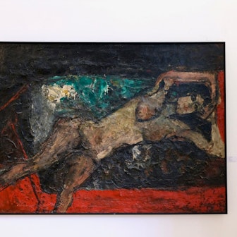 Das Ölgemälde „Liegende“ von Georg Esser.