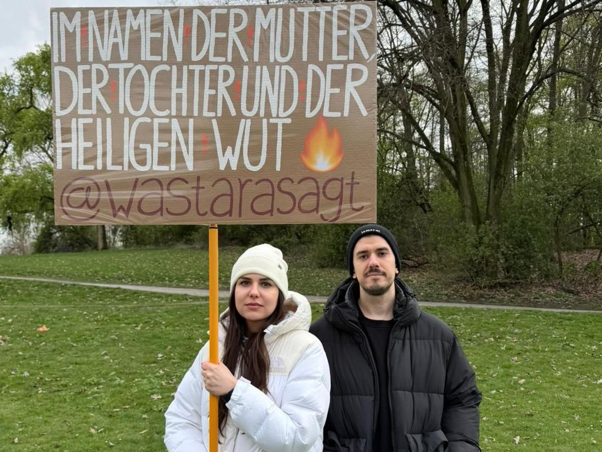 Carmen Amendt demonstrierte gemeinsam mit ihrem Ehemann.