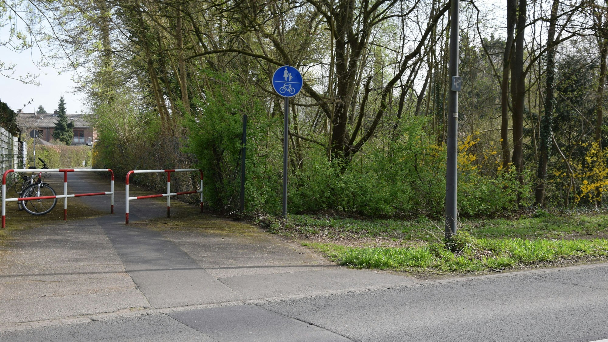 Der Verbindungsweg zwischen Zeisbuschweg und Am Puffelskooche