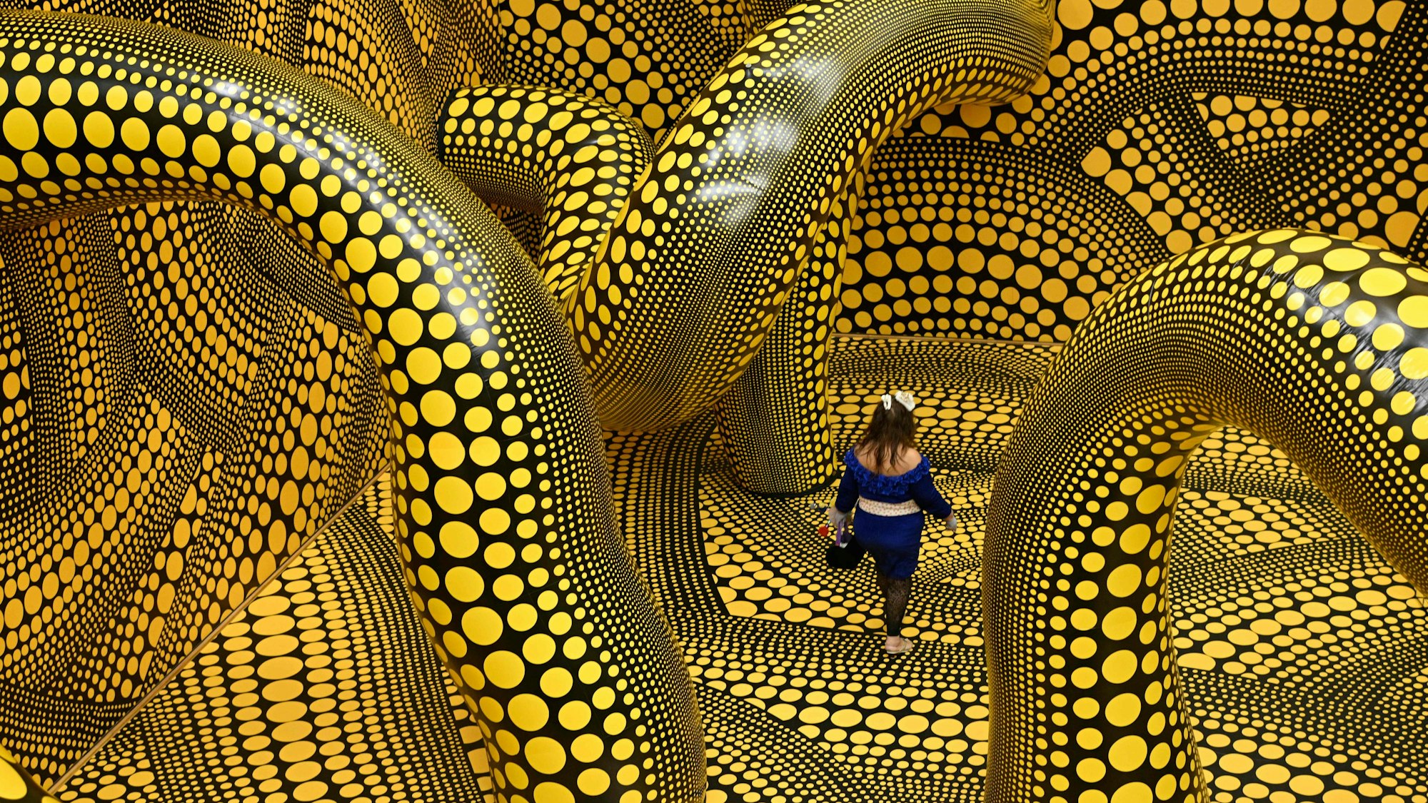 „Infinity Mirrored Room“ von Yayoi Kusama in Köln