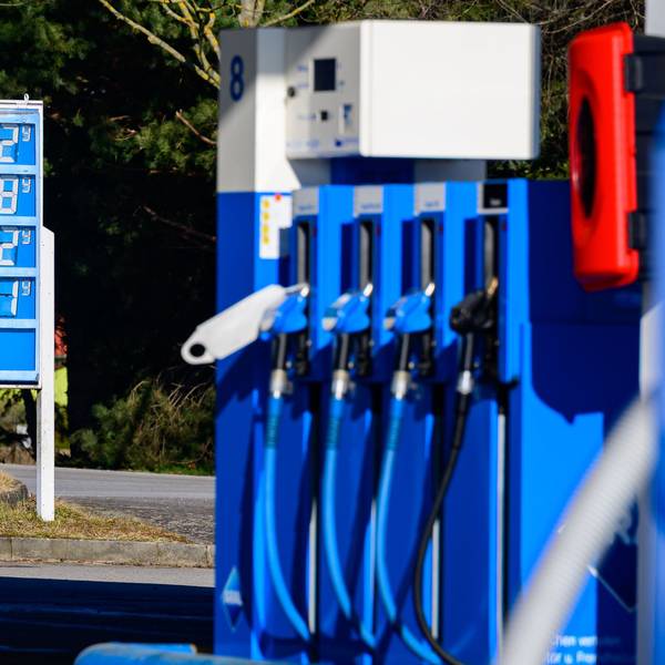 Tankstelle in Frankfurt (Oder): Die Bundesregierung führt neue Regeln für Spritpreise ein.