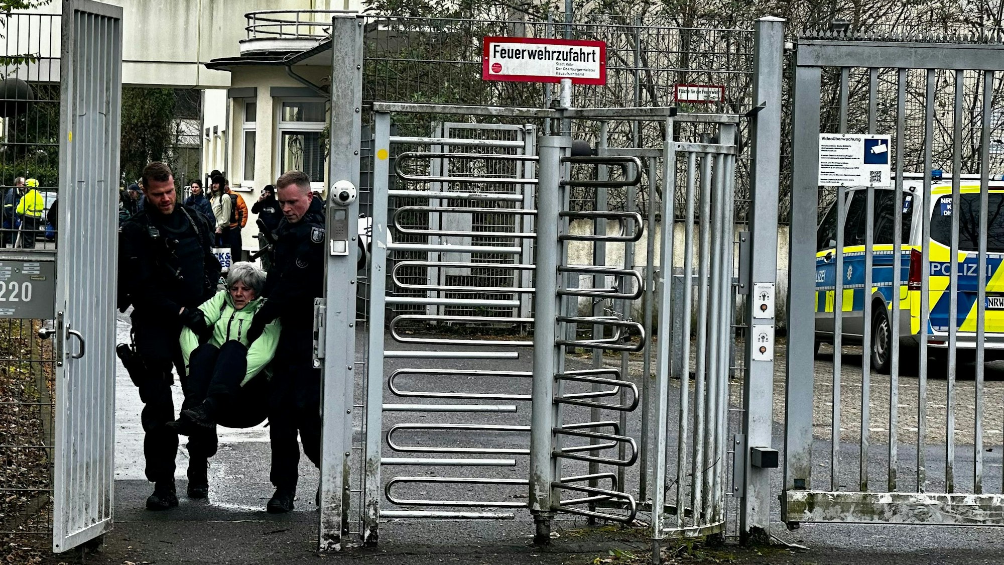 Besetzung am Dienstag in der Ostmerheimer Straße.
