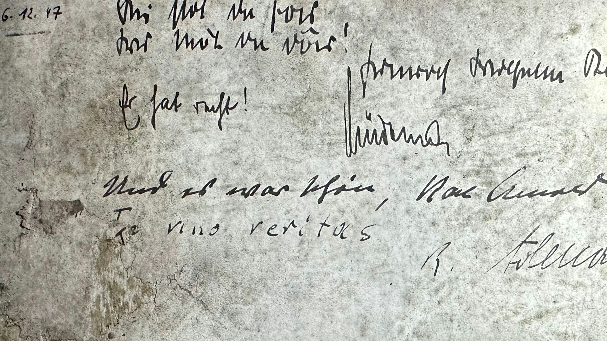 „In vino veritas“ - im Wein liegt die Wahrheit - mit diesem Spruch trug sich Konrad Adenauer ins Gästebuch des Weingutes Broel ein.