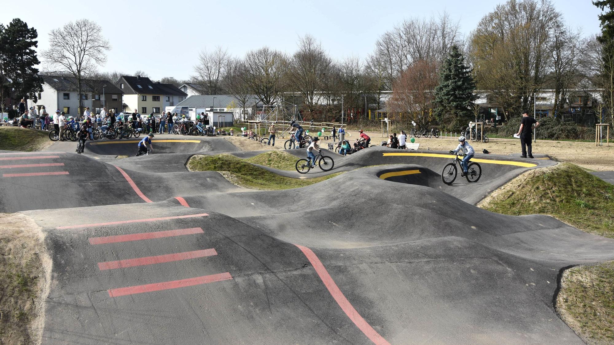 Das Foto zeigt einen Pumptrack.