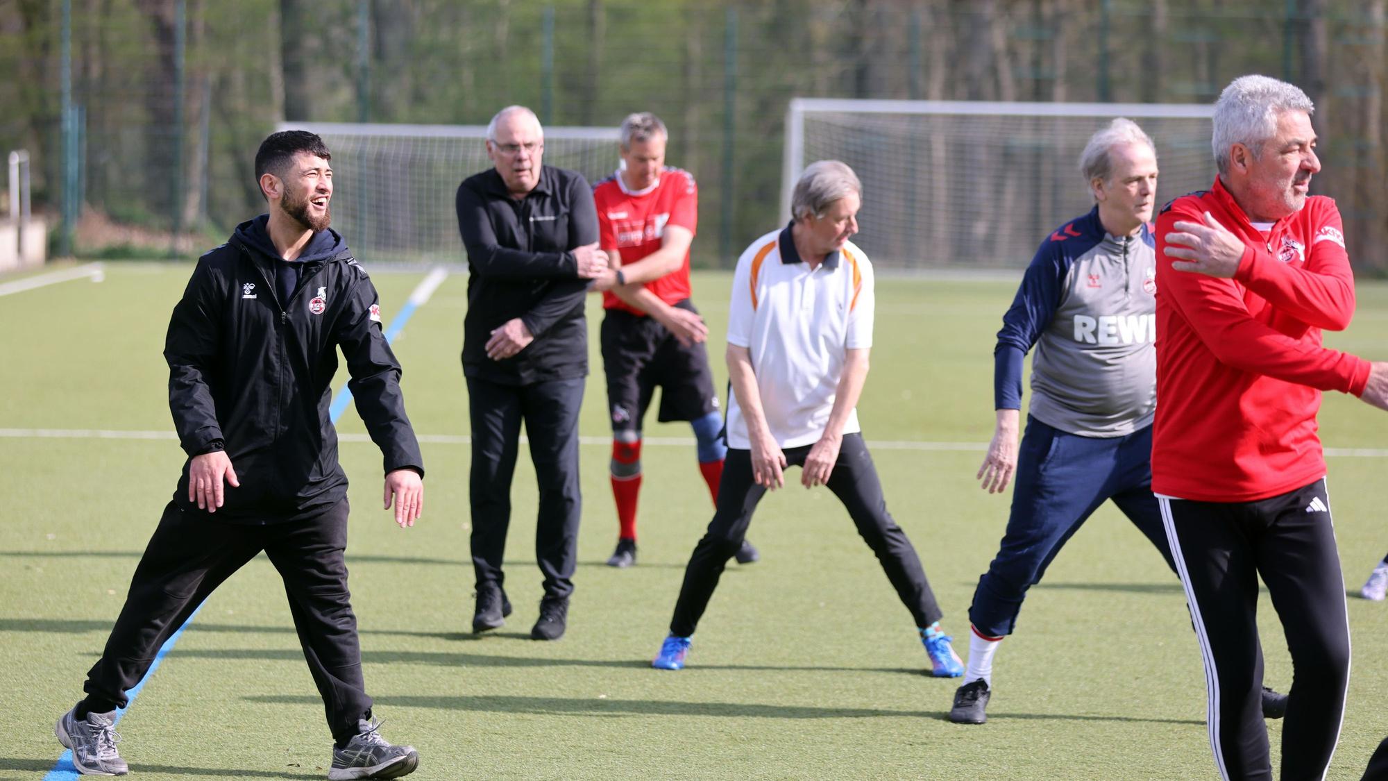 Mittendrin ist der 30-Jährige auf dem Trainingsplatz am Geißbockheim.