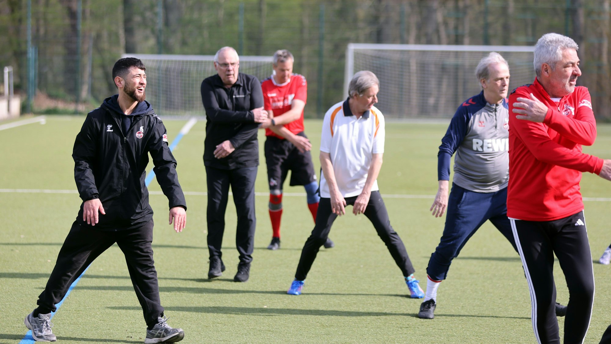 Mittendrin ist der 30-Jährige auf dem Trainingsplatz am Geißbockheim.