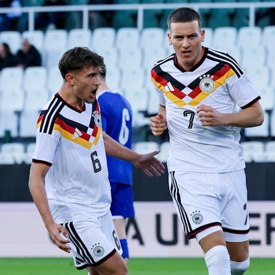 Said El Mala Germany bejubelt seinen Treffer zum 0:1 mit Tom Bischof Germany, UEFA U21, U 21 EURO 2027 Qualifier, Greece v Germany, Apostolos-Nikolaidis-Stadion am 31. March 2026 in Athens, Grichenland. Foto von Marco Steinbrenner/DeFodi Images Said El Mala Germany celebrates after scoring his teams first goal with Tom Bischof Germany, UEFA U21 EURO 2027 Qualifier, Greece v Germany, Apostolos-Nikolaidis-Stadium, March 31, 2026 in Athens, Greece. Photo by Marco Steinbrenner/DeFodi Images - *** Said El Mala Germany celebrates after scoring his teams first goal with Tom Bischof Germany , UEFA U21 EURO 2027 Qualifier, Greece v Germany, Apostolos Nikolaidis Stadium on March 31, 2026 in Athens, Greece Photo by Marco Steinbrenner DeFodi Images Said El Mala Germany celebrates after scoring his teams first goal with Tom Bischof Germany , UEFA U21 EURO 2027 Qualifier, Greece v Germany, Apostolos Nikolaidis Stadium, March 31, 2026 in Athens, Greece Photo by Marco Steinbrenner DeFodi Images