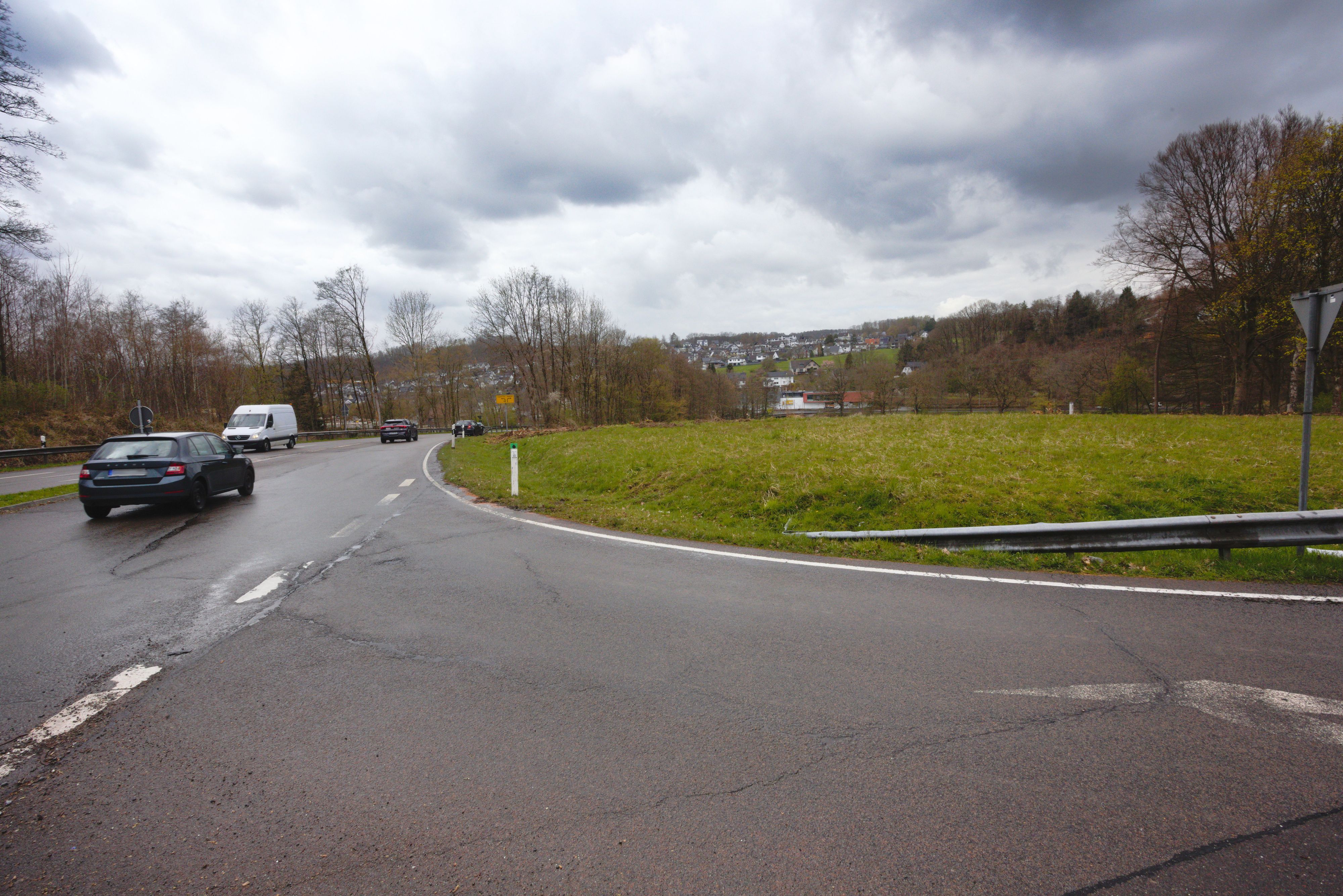 Das Foto zeigt  das Grundstück für die neue Rettungswache.