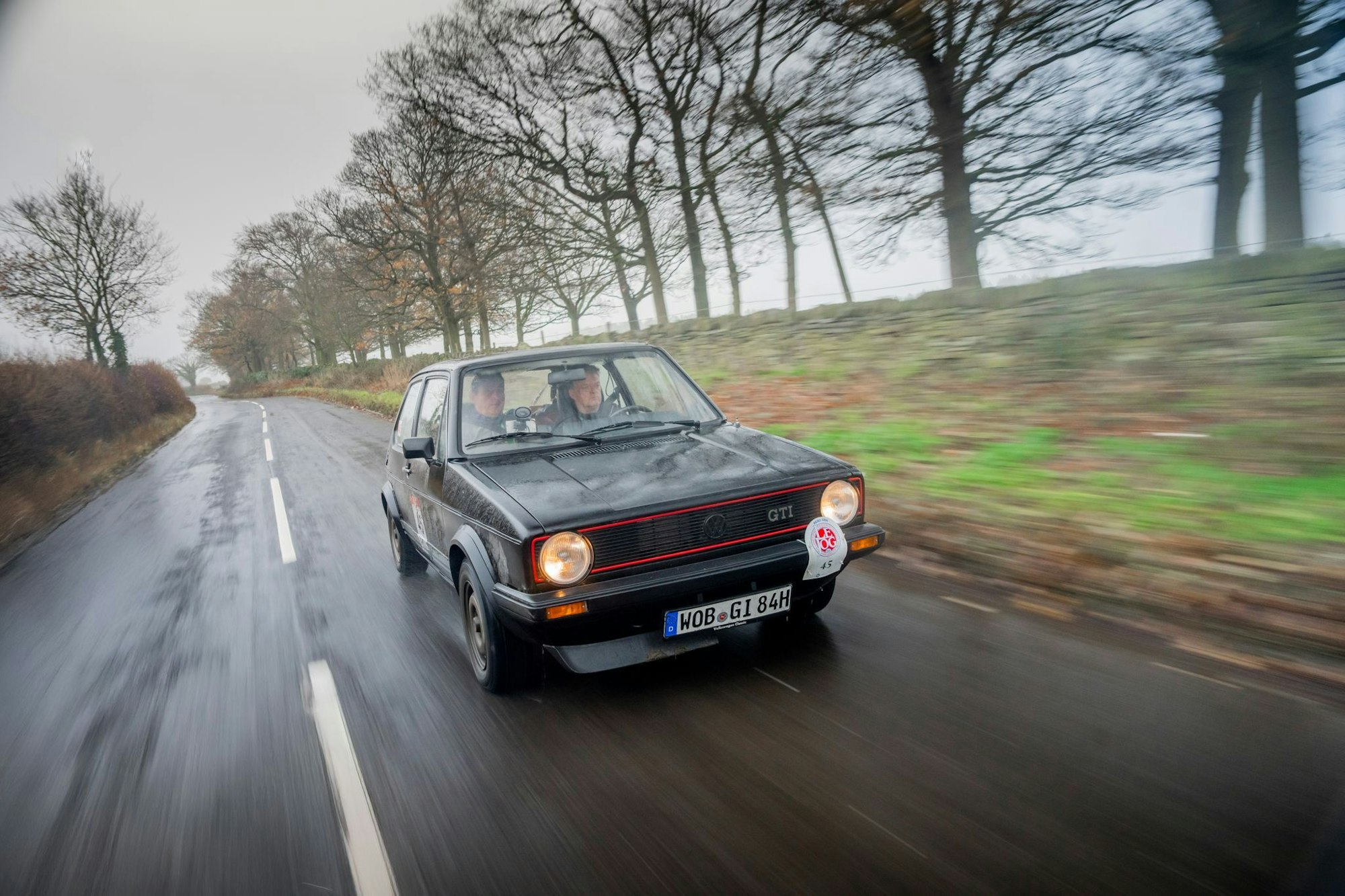 Golf GTI von 1984 bei der Oldtimer-Rallye LeJog