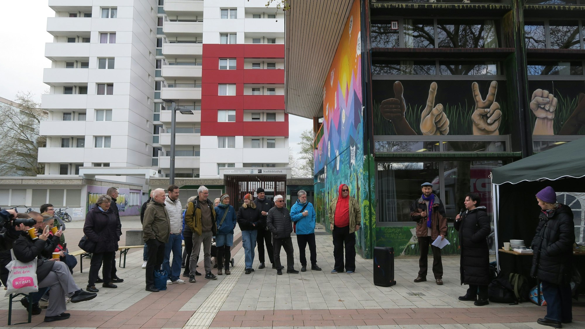 Kundgebung im Görlinger Zentrum vor dem Bürgerschaftshaus Bocklemünd