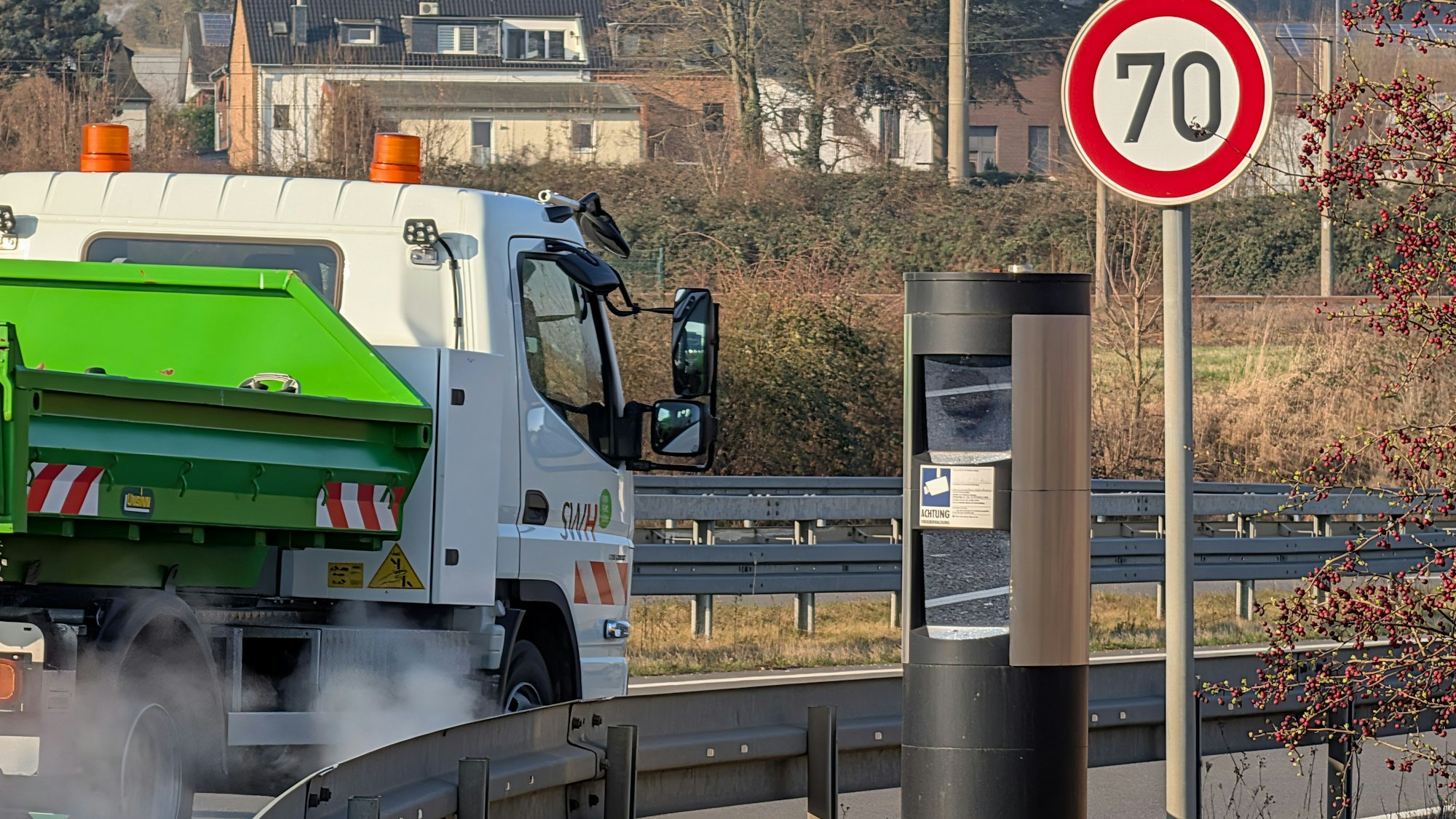 Der Blitzer an der Ortsumgehung Hürth-Hermülheim an der B265n.