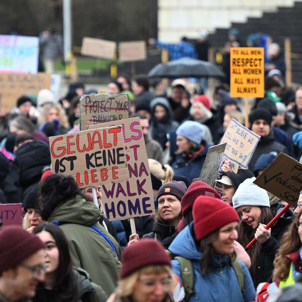 Eine Demonstration in München für Solidarität mit Collien Fernandes und Betroffenen von digitaler, sexueller Gewalt. In den vergangenen Wochen gab es viele solcher Demos in deutschen Städten.