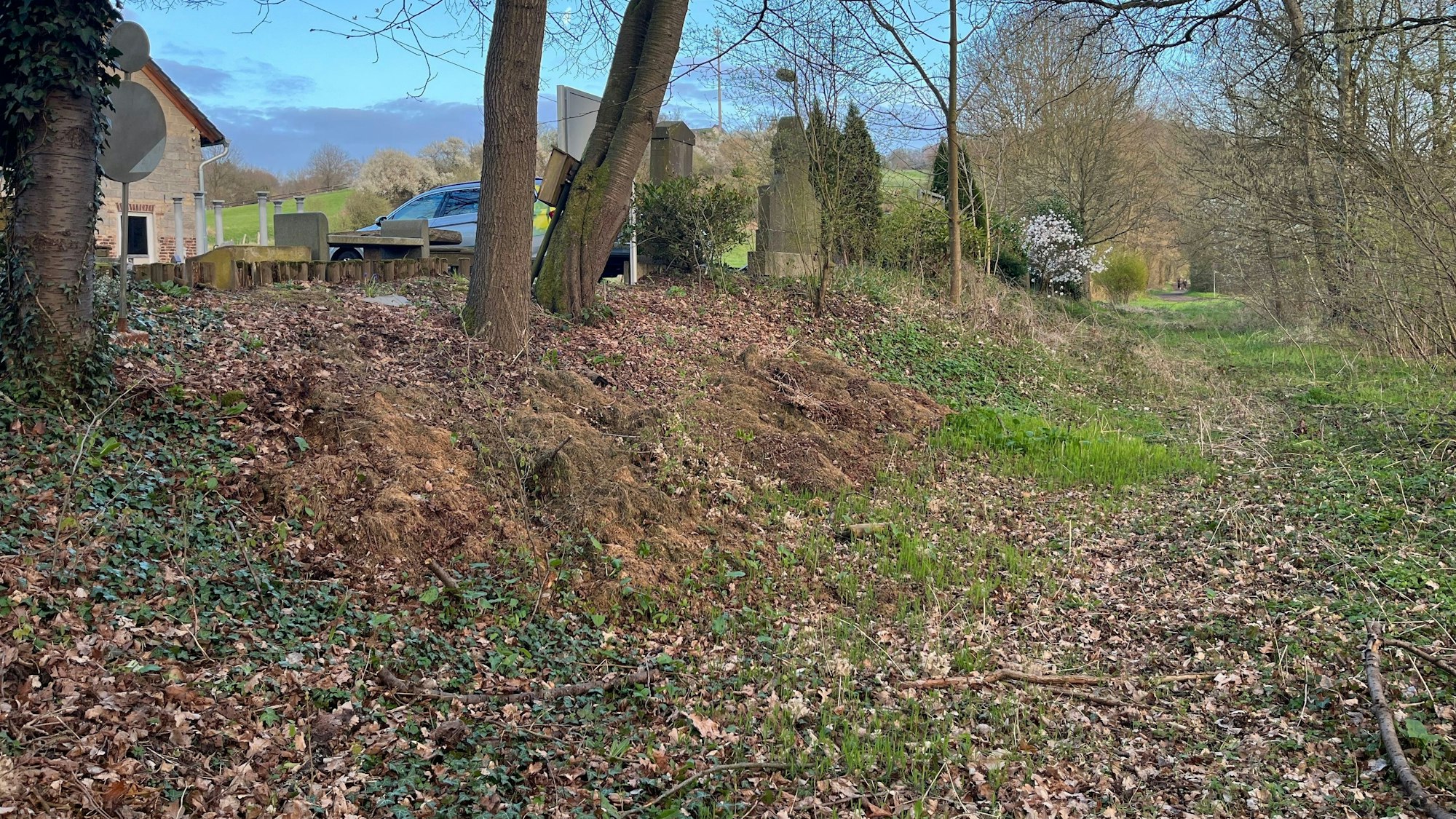 In Hennef-Kuchenbach sind die Strecke und die Fundamente des alten Güterschuppens noch erkennbar. Hier soll ein zweiter Museumsstandort entstehen.