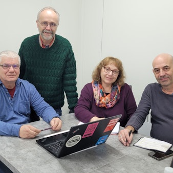 Das Foto zeigt Ehrenamtler vom Fluchtpunkt Kürten