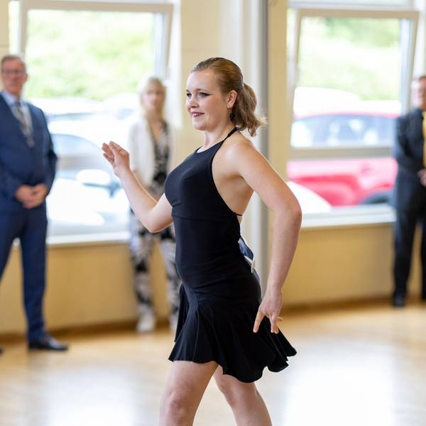 Mia Kaiser ist Solo-Tänzerin und trainiert beim Tanzsportkreis Sankt Augustin.