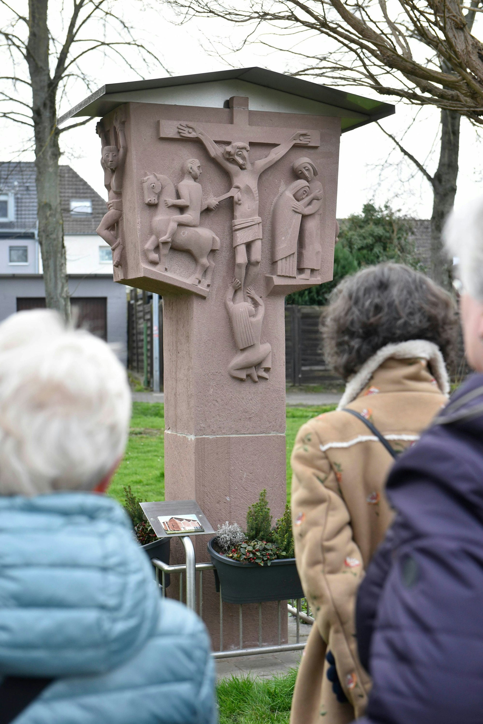 Das Barbarakreuz erinnert an die einstige, mittlerweile abgerissene Kirche zu Ehren der Bergleute.